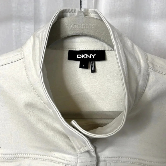 DKNY NWOT Cropped Cotton Jacket with Pockets, Size M - Picture 3 of 10
